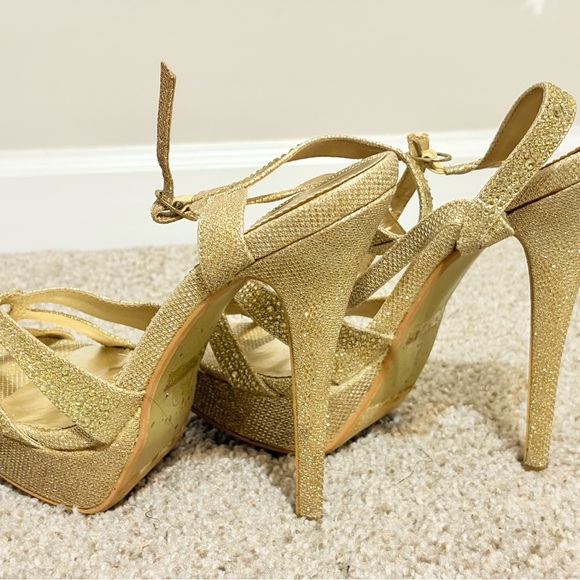 Elegant Gold Strappy Women's Sandals - Picture 8 of 8